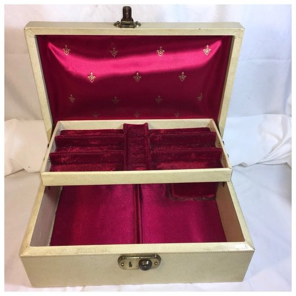 Vintage Musical Jewelry Box Red Interior - Picture 1 of 11